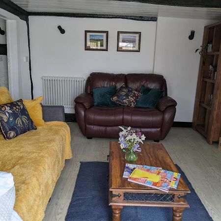 Characterful 2 Bed Cottage, Quiet Village Setting Ashleworth Buitenkant foto